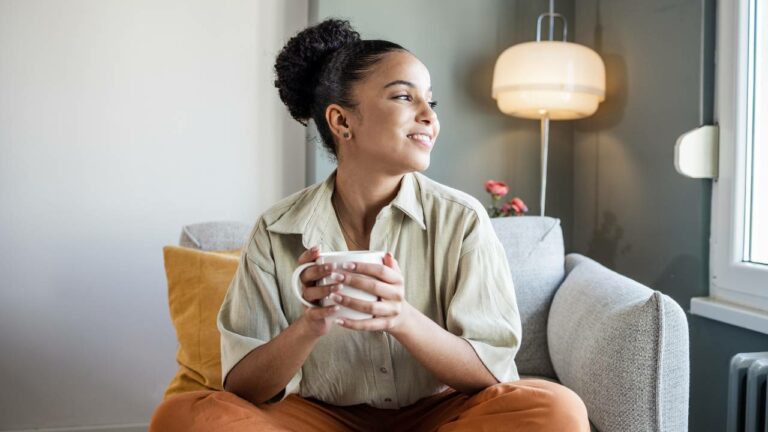 Limpeza mental: tirando o excesso da cabeça para viver com mais leveza